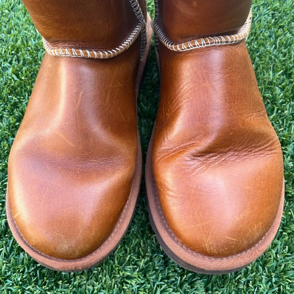 UGG Classic Short Calf Leather Boot Size 7 - Picture 9 of 10